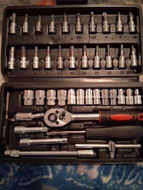 Universal Socket and Bit Set with Red/Black Handle